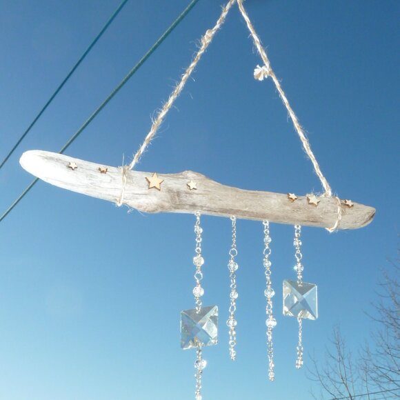 Suncatcher i Treated driftwood, cut glass pieces and Swarovski crystals - Picture 2 of 4